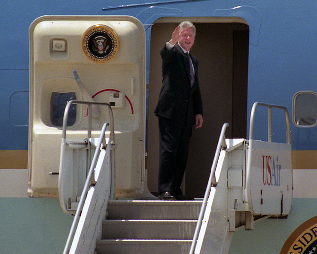 President Clinton departs on Air Force One